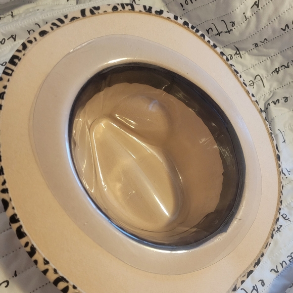 Beige Leopard Fedora hat - Picture 3 of 4